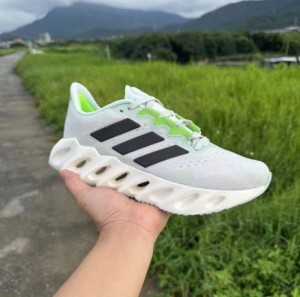 adida_s Switch Fwd 2 All Green Running shoes