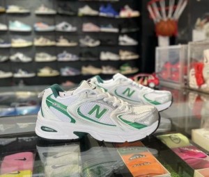 NE.W BALANCE 530 WHITE NIGHTWATCH GREEN