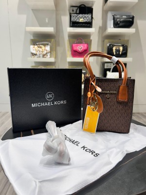 MICHAEL_KORS_Mercer_CrossBody_Bag_With_Box_950