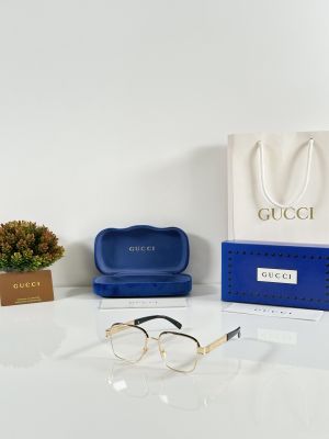 Gucci_8075_Gold_Frame