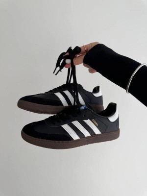 Adida-sSamba Black White