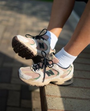 NEW BALANCE 530 SNEAKERS SHOES MR530SND Linen Incense