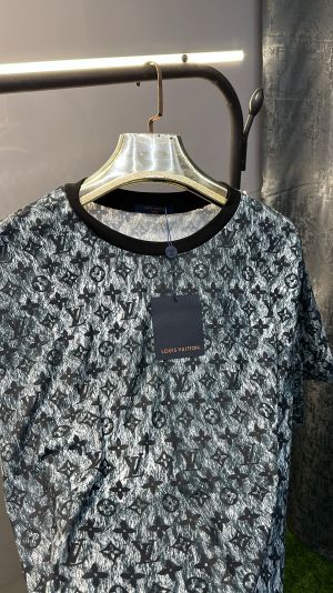 LV LOGO MONOGRAM PRINT PREMIUM HALF SLEEVES TSHIRT