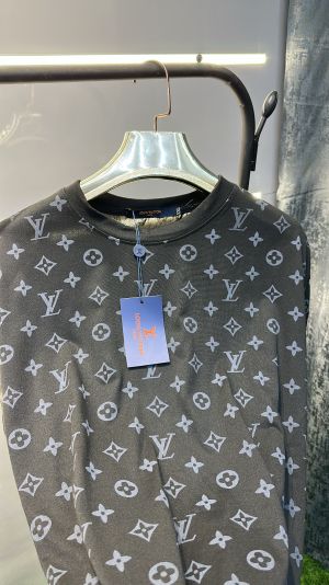 LV LOGO MONOGRAM PRINT PREMIUM HALF SLEEVES TSHIRT