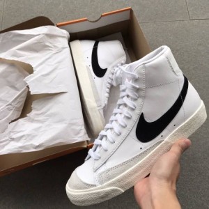 Nikee Blazer Mid 77 Vintage White