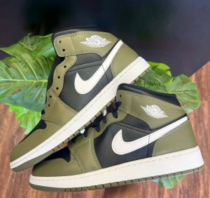 Air Jordan 1 Mid Medium Olive fixed