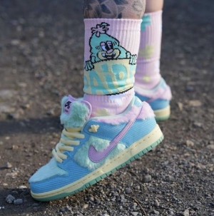 Nikee Sb Dunk Low x Verdy Visty With Keychain