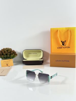 Louis_Vuitton_WMNS_7245_Green