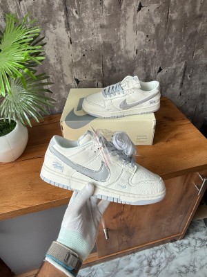 Nikkee Dunk Low SE Stussy White Grey FIXED