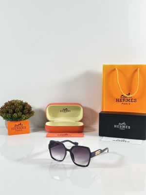 Hermes WMNS 2257 Purple