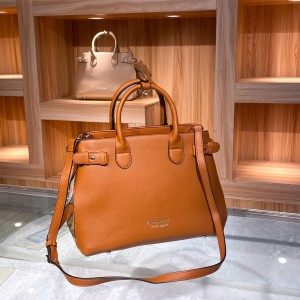 BURBERRY_Banner_Premium_Shoulder_Bag_968