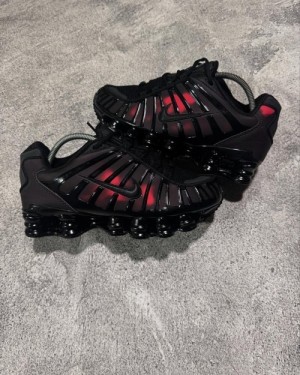 Nikee shox TL Black Red Thermal colour change
