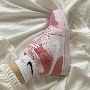 air_jordan retro 1 mid digital pink