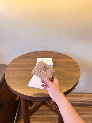 MISS_DIOR_LEATHER_LADIES_WALLET_WITH_OGBOX_DUSTBAG_TAGS_F132