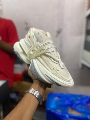 Balmai_n unicorn low top normal dust