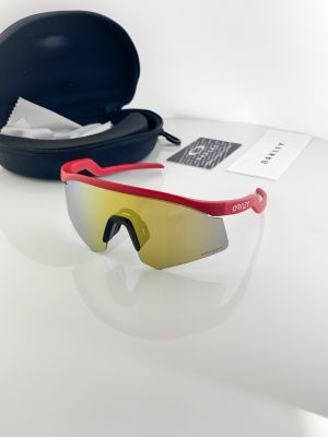 Oakley_red_gold_9229
