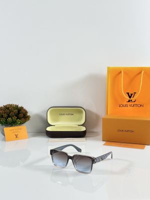 Louis_Vuitton_WMNS_1205_Grey