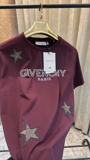 GIVENCH_Y PARIS LOGO EMBOSSED PREMIUM MAROON TSHIRT