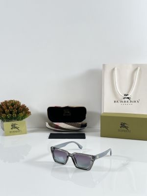 Burberry_WMNS_0032_Grey_Blue