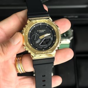 GSHOCK_GM-2100B_GOLD-BLACK