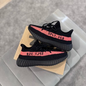 Adidass yeezy boost 350 v2 core black red