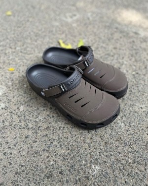 Crocss yukon vista deep brown clogs 4