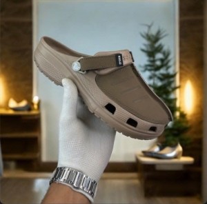 CROC_SS YUKON CLOG TAN 3