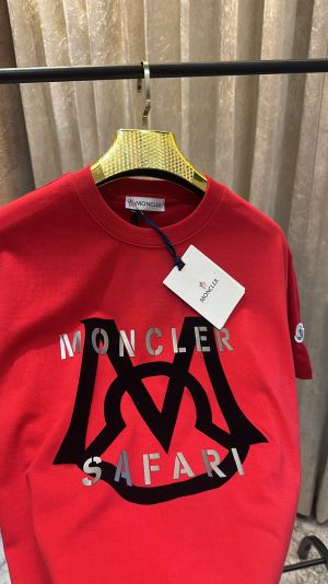 MONCLE_R SAFARI LOGO EMBOSSED PREMIUM RED TSHIRT