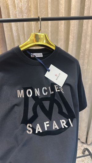 MONCLE_R SAFARI LOGO EMBOSSED PREMIUM BLACK TSHIRT