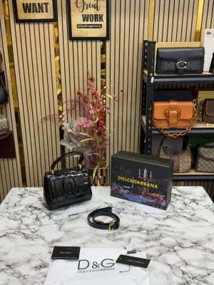 Dolce_&_Gabbana_lacquered_bag_mini_DG Logo_(Black)