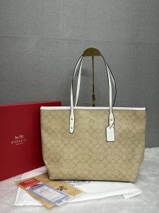 Coach_03_city_tote_zip_Closer_Tote_With_Original_Box