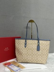 Coach_02_city_tote_zip_Closer_Tote_With_Original_Box