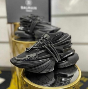 balmaiinn unicorn All black fixed