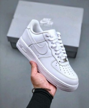 Nik_ee Airforce 1 Mens low triple white without accessories