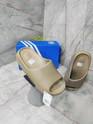 ADIDAS_YEEZY_BROWN_1103