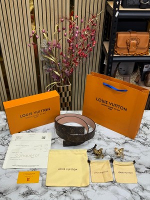LOUIS_VUITTON BELT COMBO PREMIUM QUALITY WITH OG BOX AND CARRY BAG (LV-1)