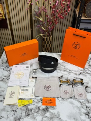 HERMES BELT COMBO  WITH CARRY BAG AND DUST BAG WITH CARD AND BILL WITH OG BOX HS-7