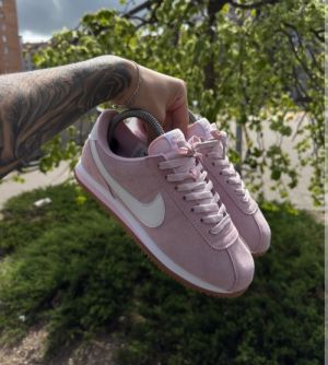 Nik ee cortez pink foam 