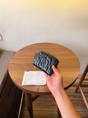 Chanel_paris_small_ladies_wallet_with_ogbox_EA40