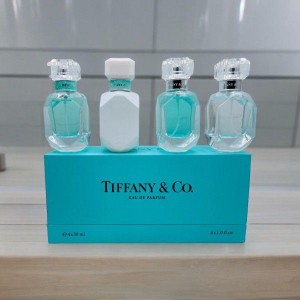 Tiffany Gift Set of 4 (479)