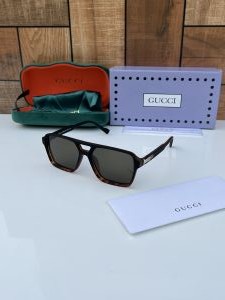 Gucci_5106_black_tiger