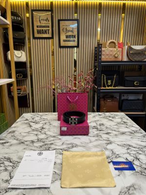 Tory Burc_h Black Leather Belt with Signature Silver Logo Buckle Includes box dust bag and carry bag (19-1)