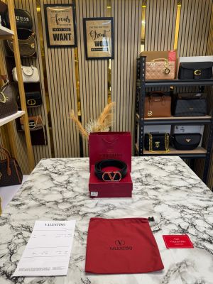 Valentino_Garavani_VLogo_Buckle_Signature_Belt_In_Antique_Brass_Finish_(18-1)