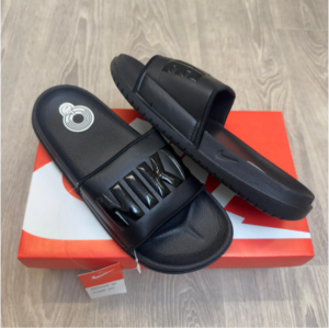 Nik.e  Off Court Black Slide 
