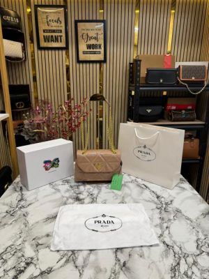 Prad_a Quilted Spectrum Shoulder Bag With Box And Dust Bag Including Carry Bag (9861-1 Apricot)
