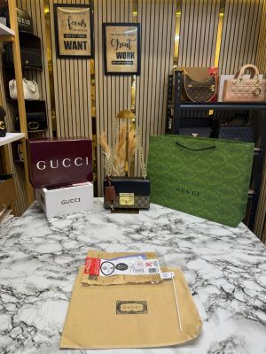 Gucci_Padlock_Shoulder_Bag_With_Double_Og_Box_And_Dust_Bag_Including_Carry_Bag_(Black)