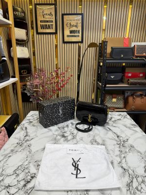 (Ysl) Yves Saint Laurent Le Hobo Shoulder Bag With Box And Dust Bag (2428-1 Black)