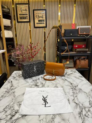 (Ysl) Yves Saint Laurent Le Hobo Shoulder Bag With Box And Dust Bag (2428-1 Brown)