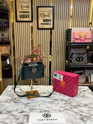 TOR_Y BURCH BRITTEN HANDBAG CROCODILE PRINT WITH OG BOX AND DUST BAG AND SLING (GREEN) (S2)