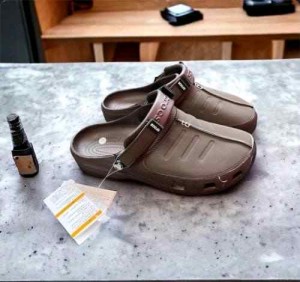 CROCSS YUKON BROWN CLOG 5